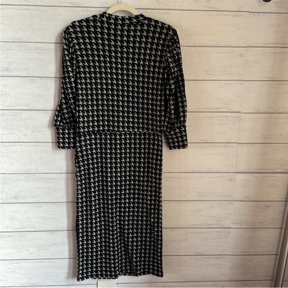 Jaqueline de Young Puff sleeve Ruched Midi Maternity Dress - Picture 5 of 7